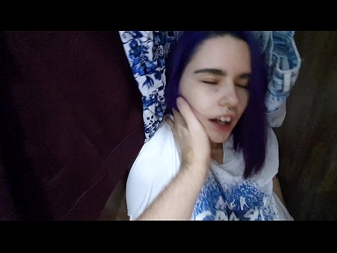 ❤️ Shkafda mening singlimni topib, unga yordam berdi ❤❌ Anal pornoda bizda ❌
